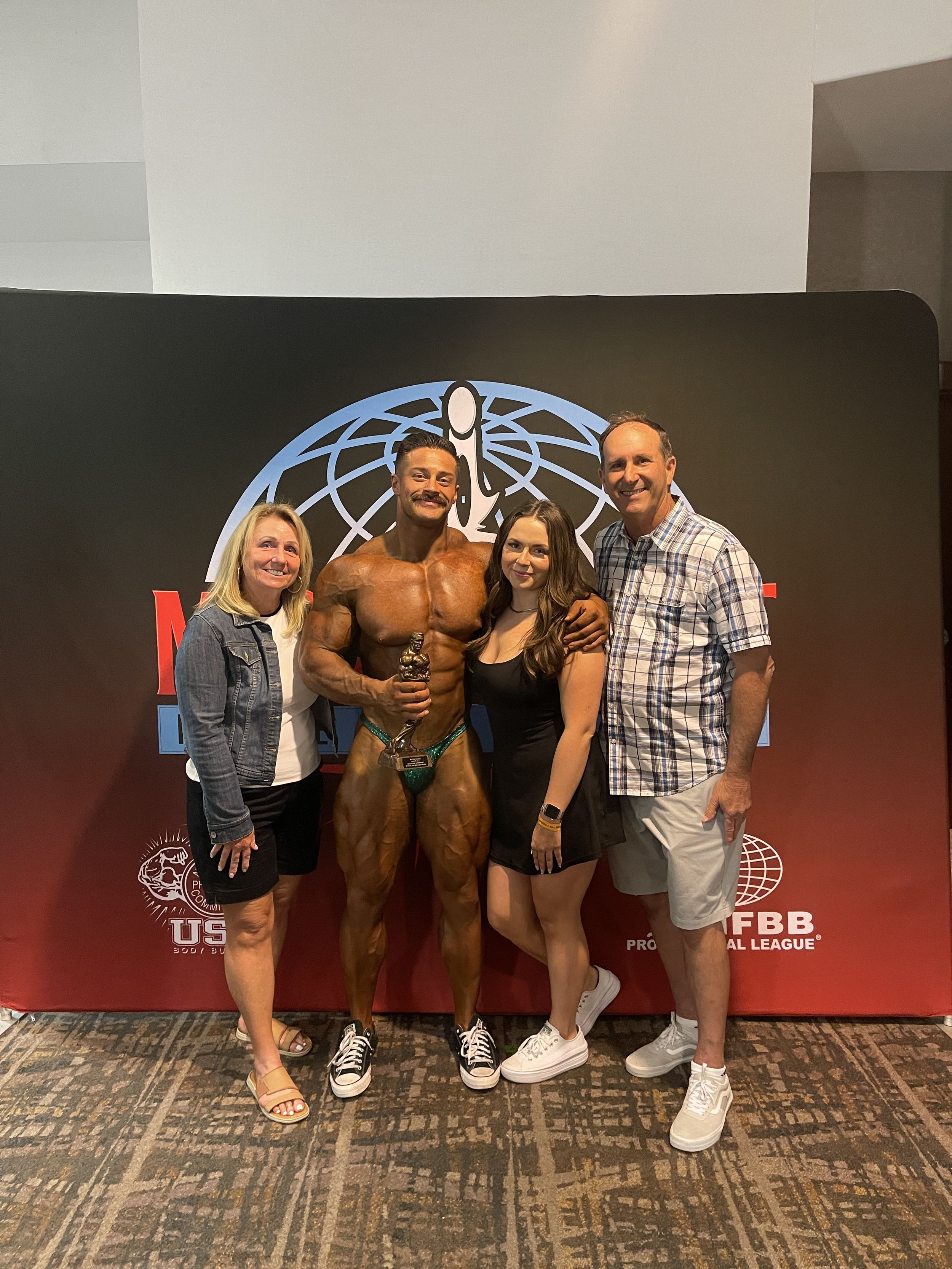 How to Balance Bodybuilding With Work, Family, and Daily Life