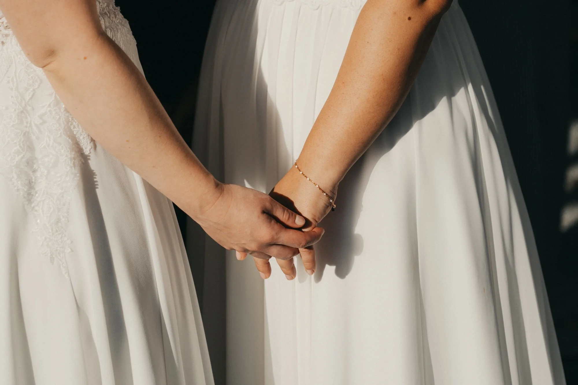 LGBTQ-Bräute am Hochzeitstag