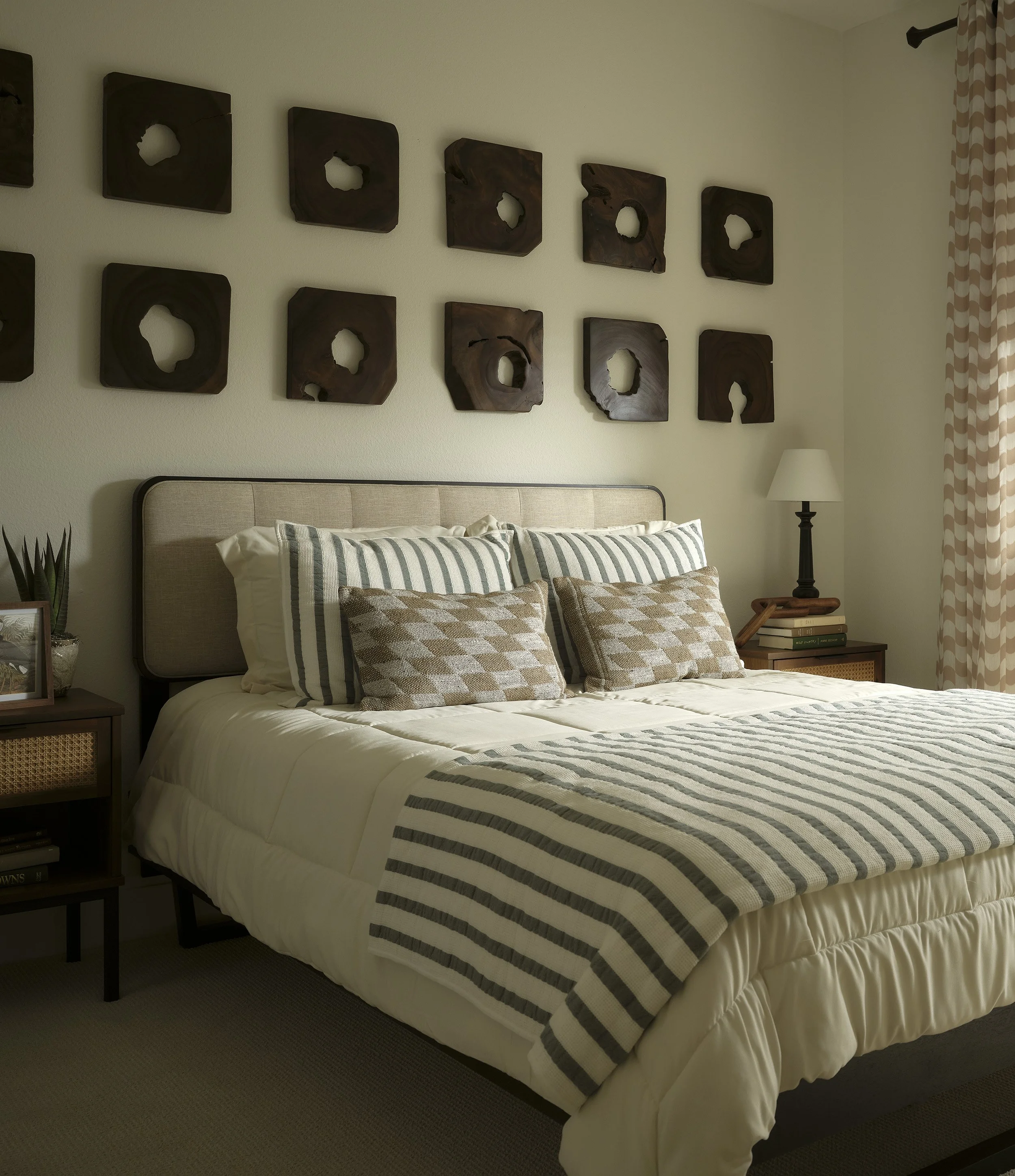 Trio_Isaac_Model-Bed-1-1.jpg