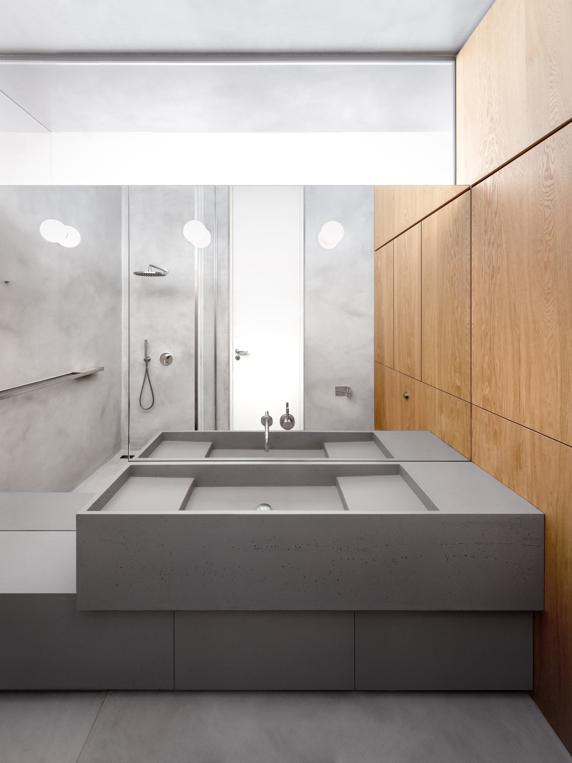 Bathroom_01.jpg