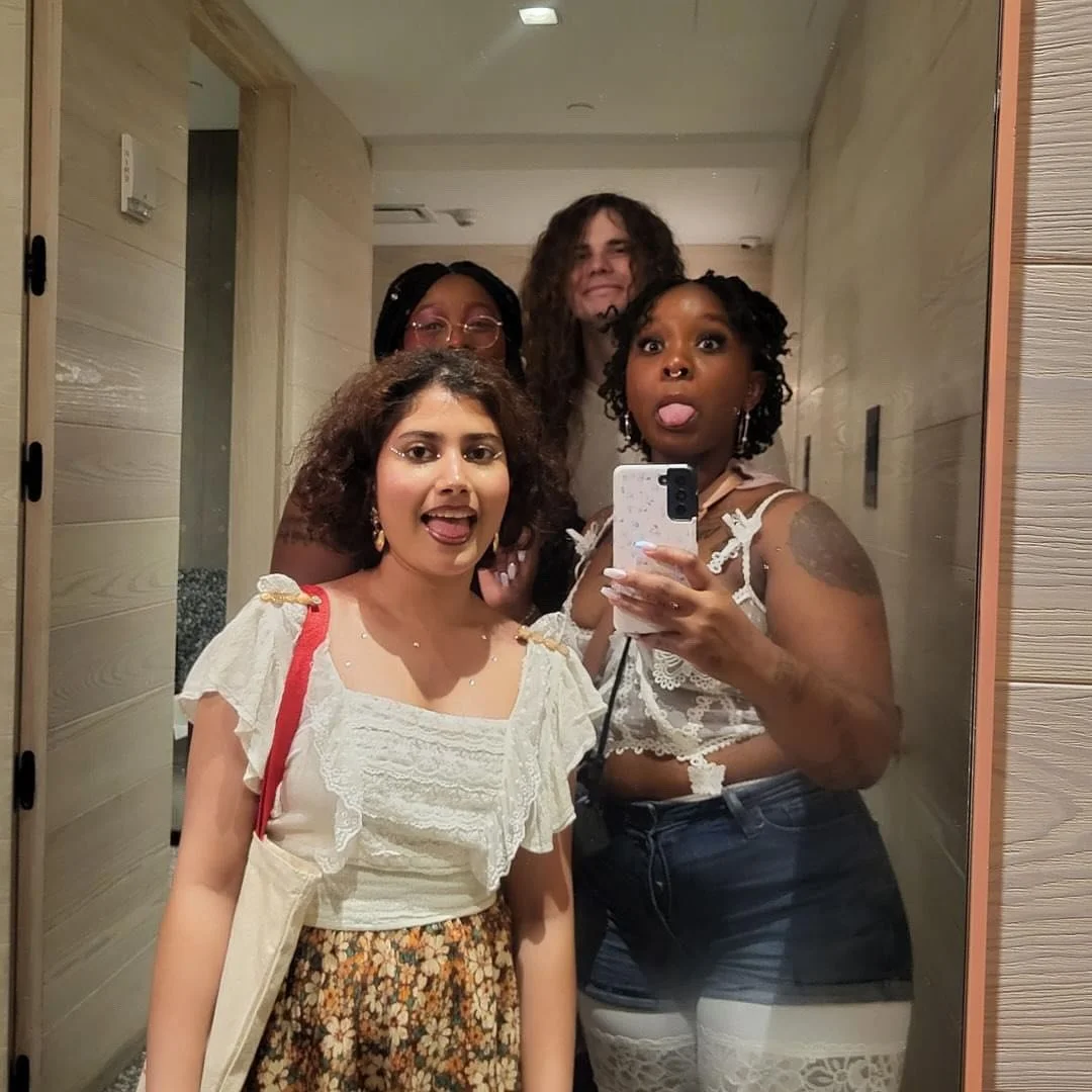 pride phone camera dump! 📱👾🪞🔋🏳️&zwj;🌈🕺