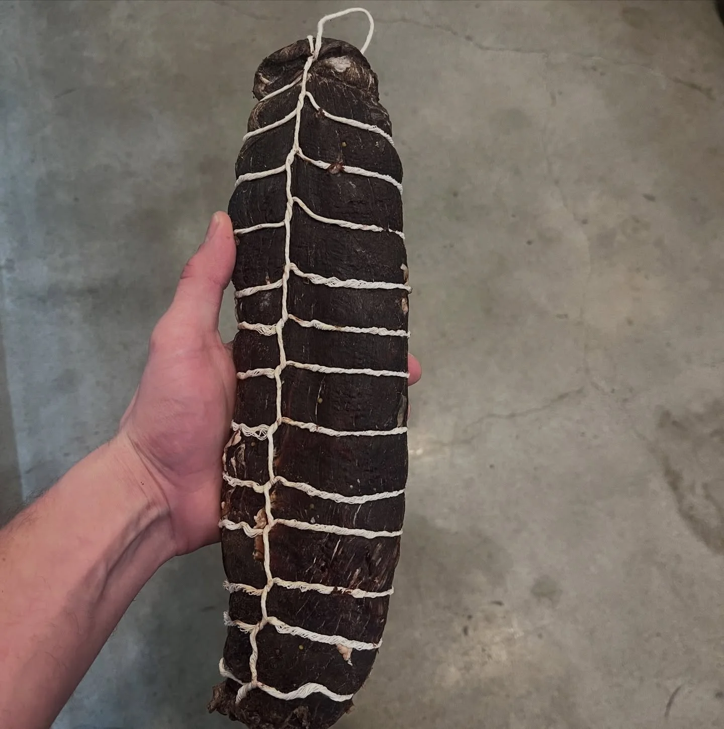 @urban.distilleries Bourbon, 🌽 Miso cured Bresaola with a hint of green jalape&ntilde;o @carnistkelowna 
Not bad 🤌🏽
.
#keepitbrutal #bresaola #beef