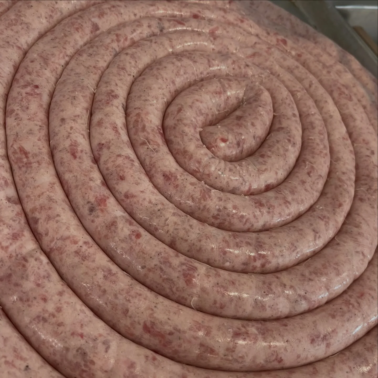 Salt is all that is needed when the pork is this good @carnistkelowna @bythebarnyard 🐖 
#sausage #party #coil