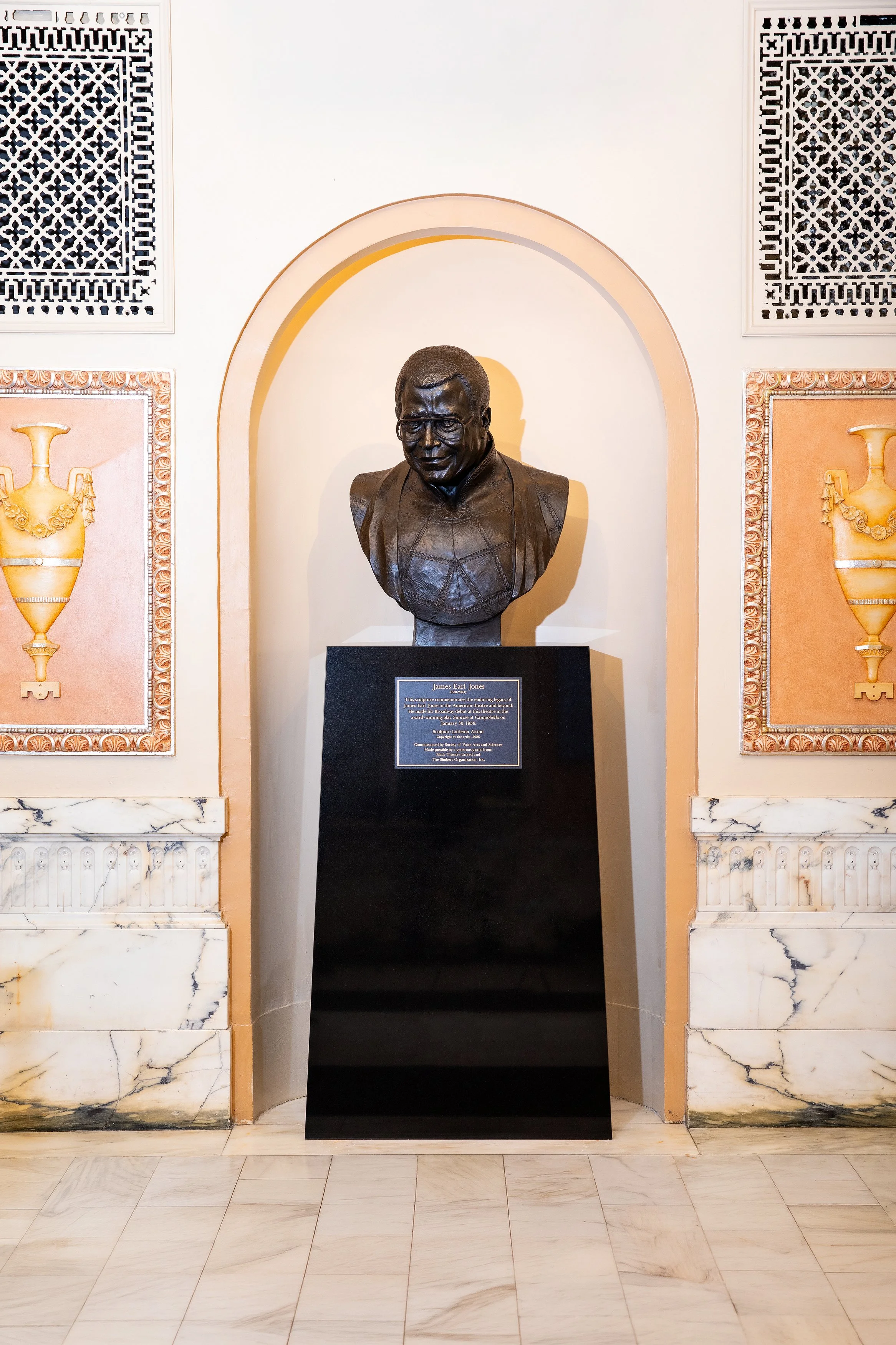 JEJ_Bust_Only_260615-1.jpg