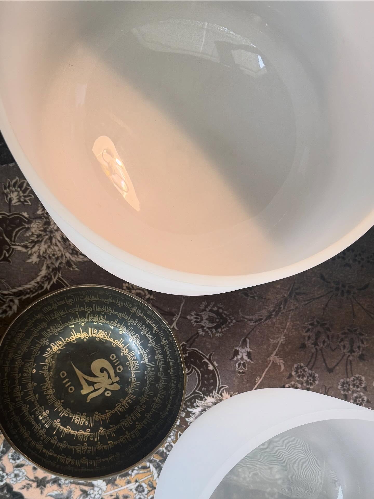 Experience rest, creative awakening and connection. WAVE Formation Sound bath this Sunday, Oct 5th at 5PM in Santa Clara @jiarenyogastudio ✨ Book a spot in our link in bio. ✨