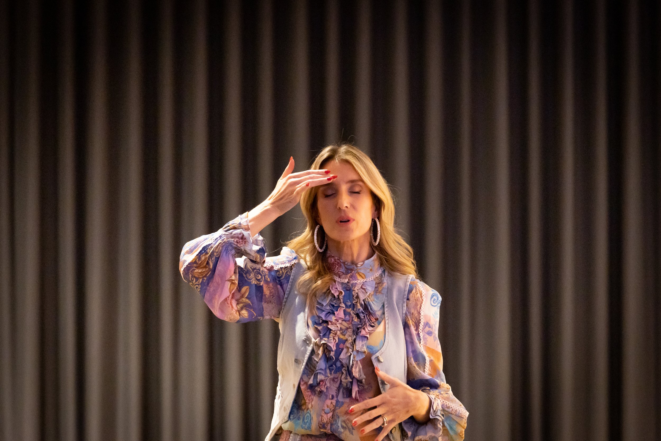 ShakeItOff-Nov23-57.jpg