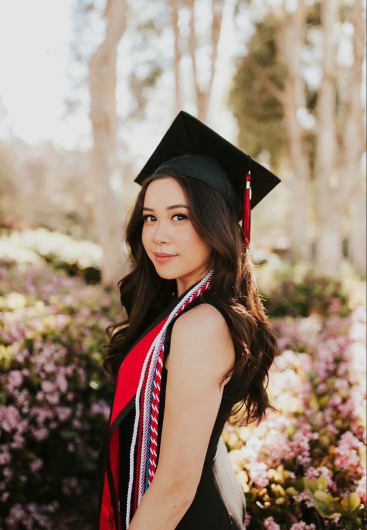 How to take Pinterest Graduation Photos at UIUC campus — Elsa Tejero ...