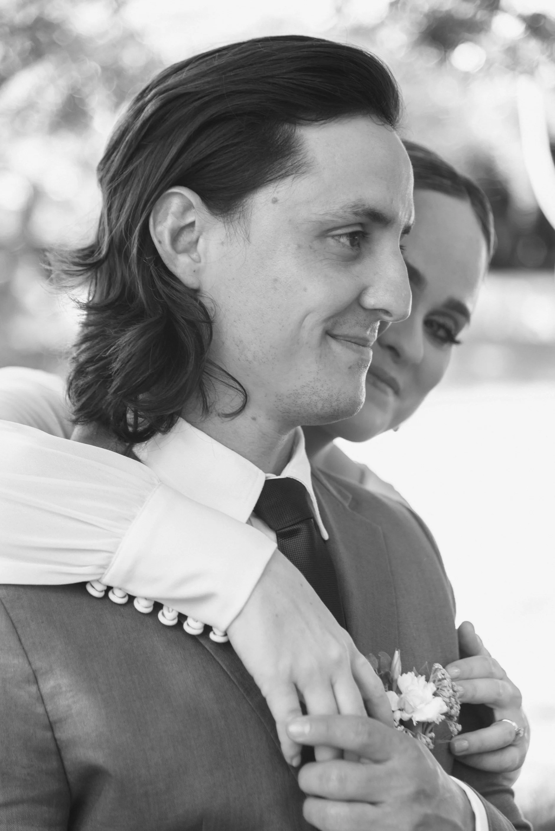 As an East Coast wedding photographer, I document elegant celebrations with a refined editorial approach and genuine emotion. Whether you're planning a luxury wedding in New York City, a historic celebration in Philadelphia.
