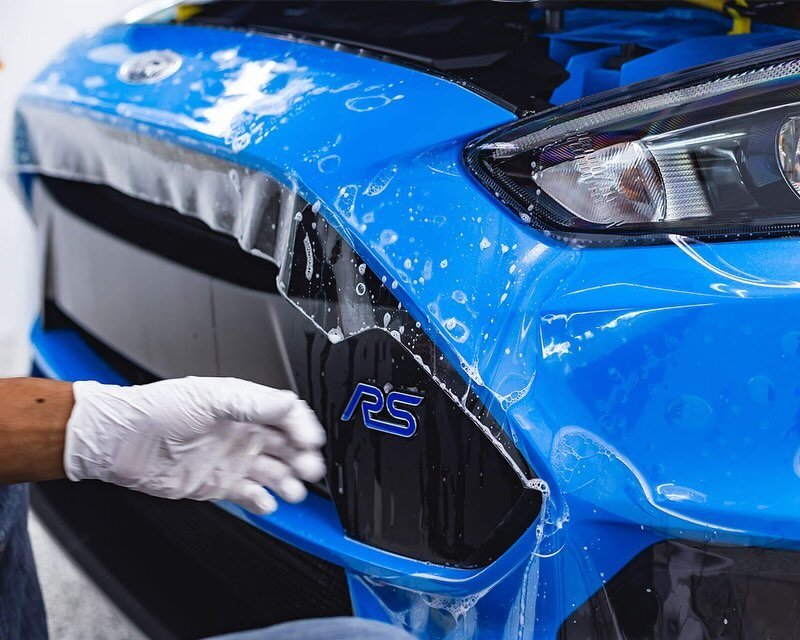 Ford Focus RS Nitrous blue getting protected after the front end has been resprayed. 

📍 Collingwood, Melbourne 🇦🇺

#fordfocusrs #focusrs #ppf #paintprotectionfilm #paintprotection