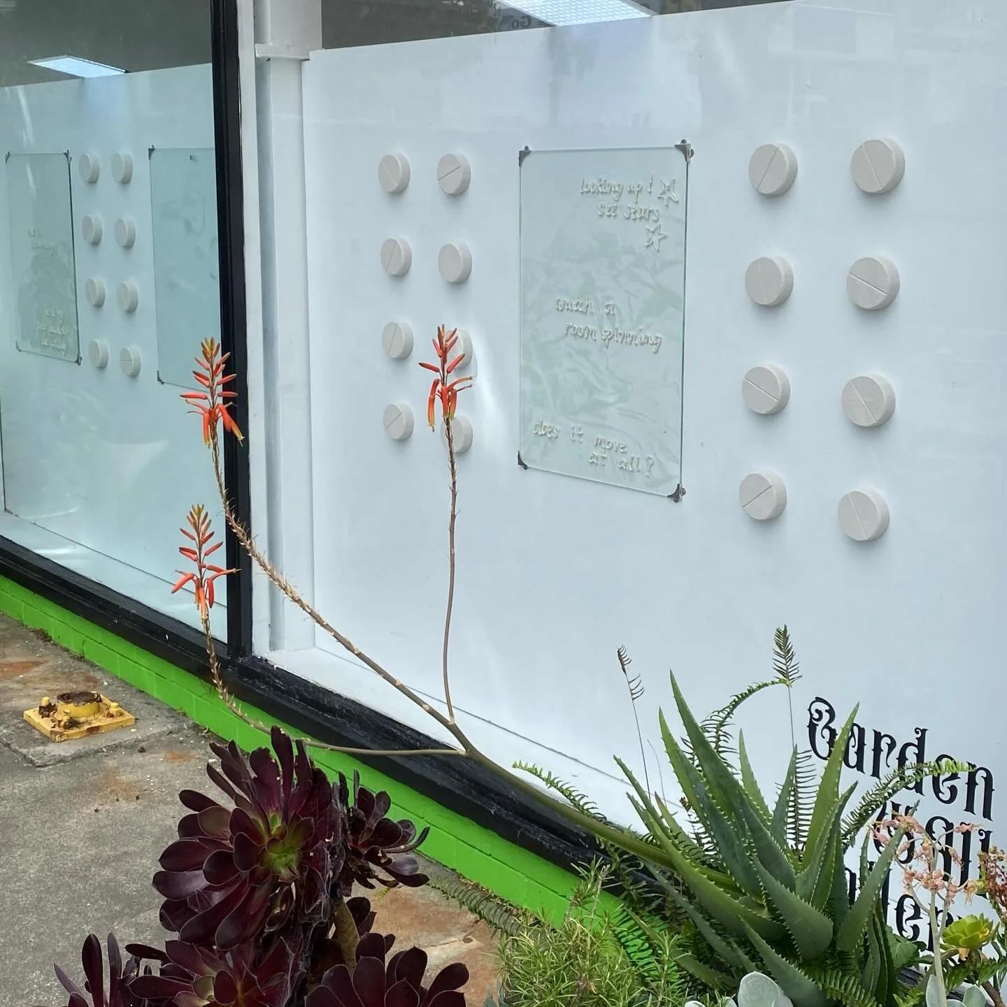 𝘏𝘰𝘸 𝘋𝘰𝘦𝘴 𝘐𝘵 𝘍𝘦𝘦𝘭? is currently showing at the Garden Wall Gallery @goodgriefstudios until March 29th ★

Open Thurs &amp; Sun, 12pm-4pm

You can read the accompanying exhibition essay by @gretelchapman.art at the link in my bio ⛓️&zwj;💥