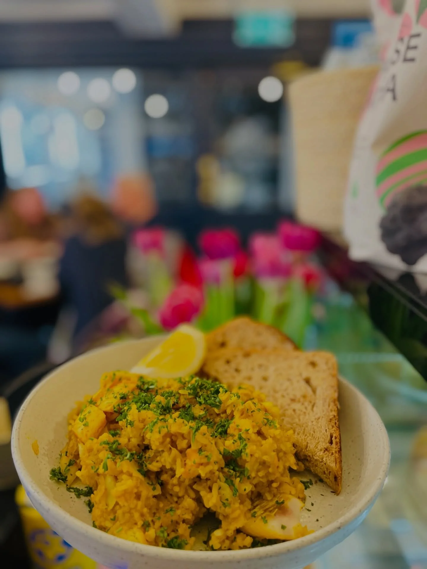 It's Saturday!!! 🌞🌞🌞🌞
Join us from 9-4pm for brunch until 2:30pm.
Check out our weekend specials...
💫 Smoked Haddock Kedgeree
💫 Philly cheesesteak sandwich 🥪
Looking forward to seeing you!
Team Maeve's 
#cafe #brunch #independentcafe #woodbrid