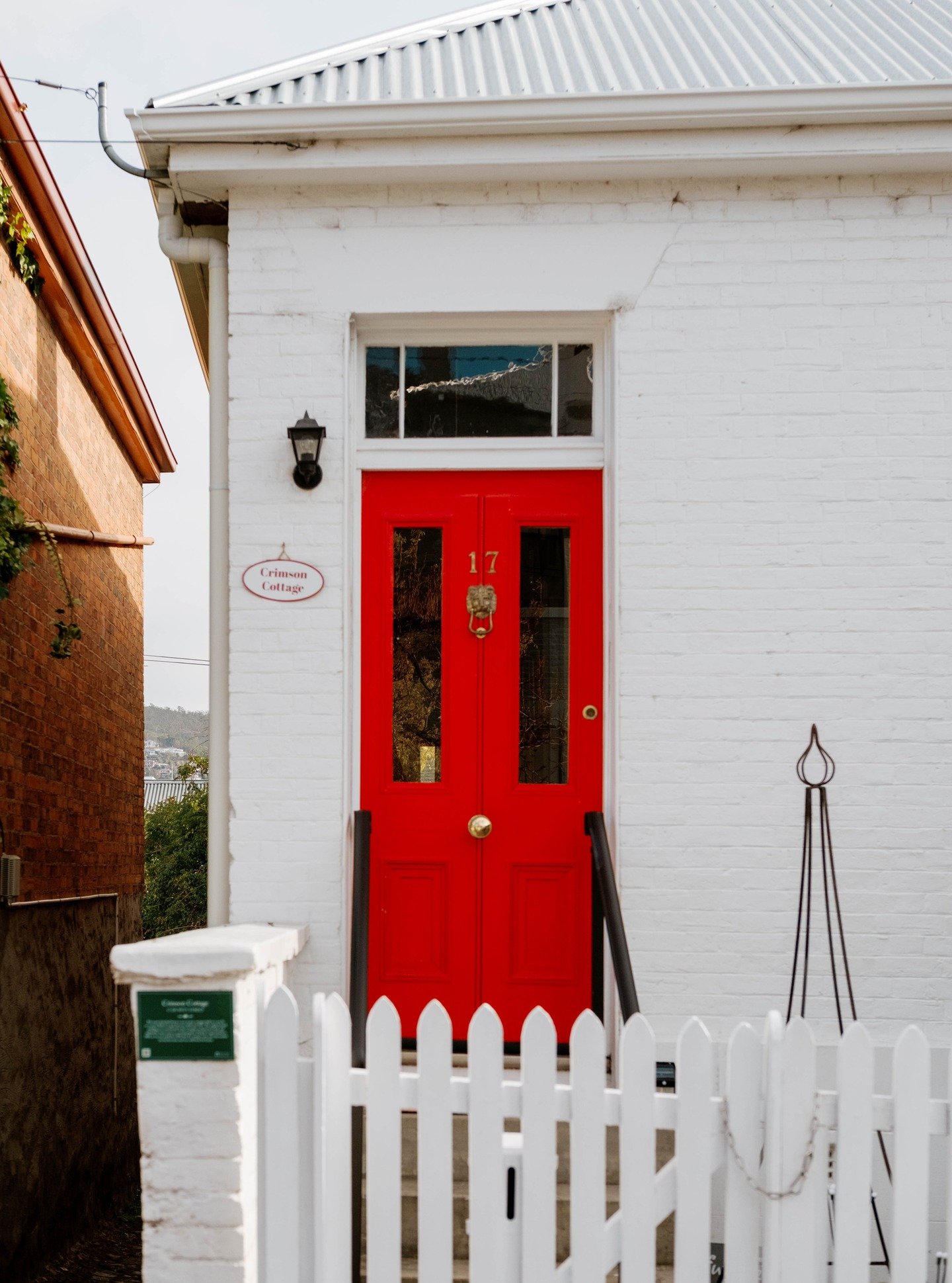 Battery Point moments - a village of 200-year-old stone, timber &amp; brick homes that took my breath away. It was such a joy to see incredible history carefully preserved, so many buildings lovingly looked after by their custodians. 

#batterypoint 