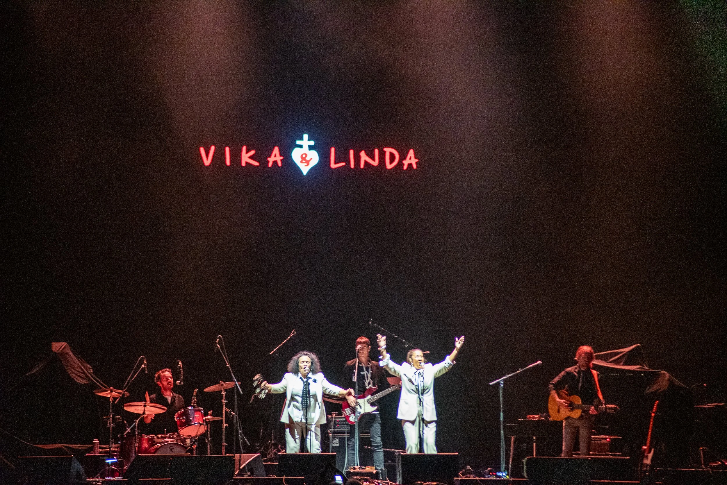 Vika and Linda2811.jpg