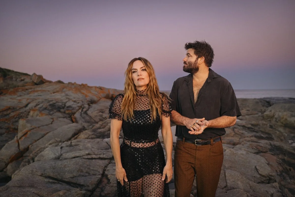 Angus &amp; Julia Stone Announce New Album ‘Karaoke Bar’, Share Title Track