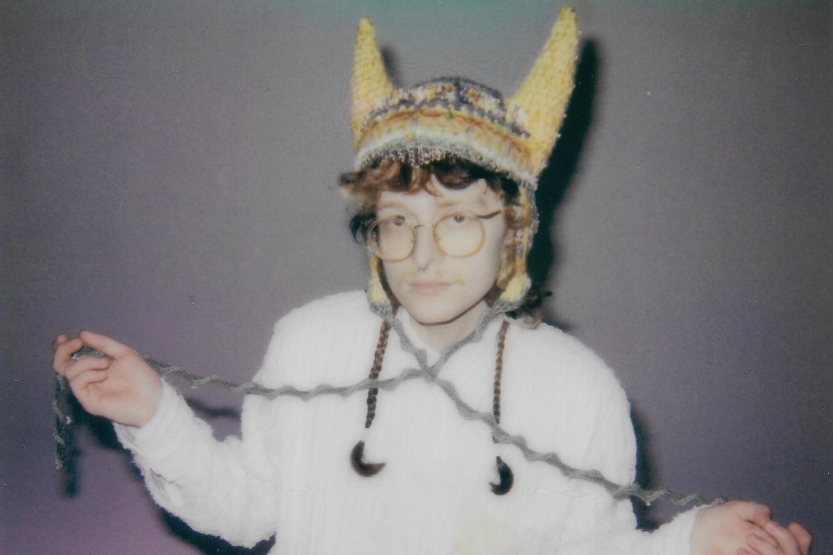 Cavetown: Running With Scissors