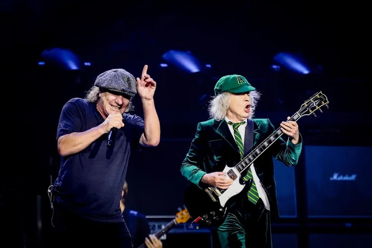 16 Best AC/DC Songs Of All Time — The Note - Your Guide to Music ...