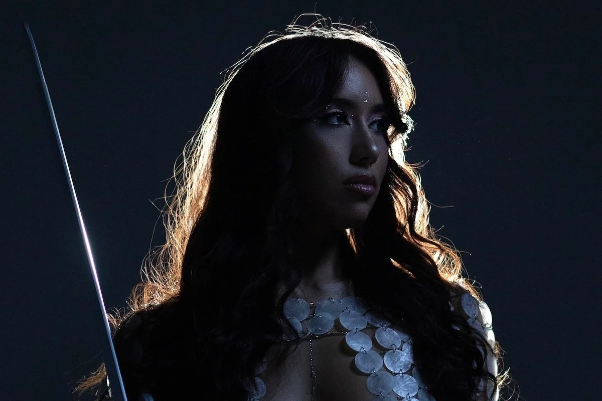 Liliana de la Rosa Drops Dark Single ‘Glass Skin’