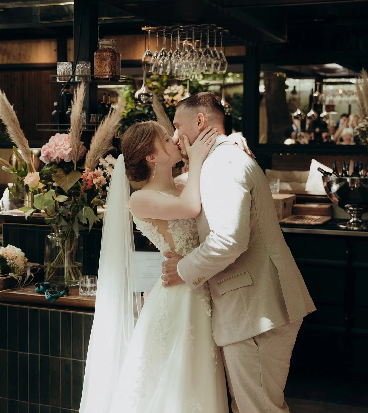 Summer flashback @heimlichtreu_restaurant 

#heirateninberlin #hochzeitsfotografhamburg #hochzeitsfotografberlin ⁠ #hochzeitinberlin #braut2026 #hochzeitslocationberlin #heimlichtreu #hochzeithamburg #weddinghamburg #togetherjournal #hochzeitskleid #
