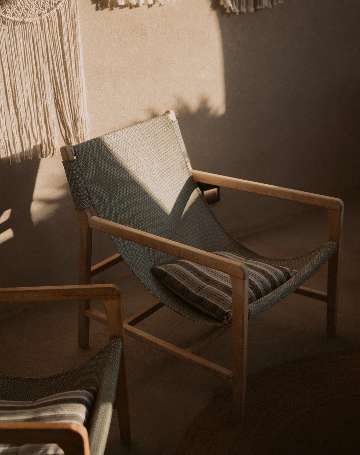 Obsessed with light, shadows and textures 

#numoierapetra #numo #hoteldesign #hyggehome #mexicaninteriors #aestetic #home #interior #hotel #architecture #design #earthytones #beautifulhotels #beautifuldestinations #moodygrams #texture #mosaiquebouti