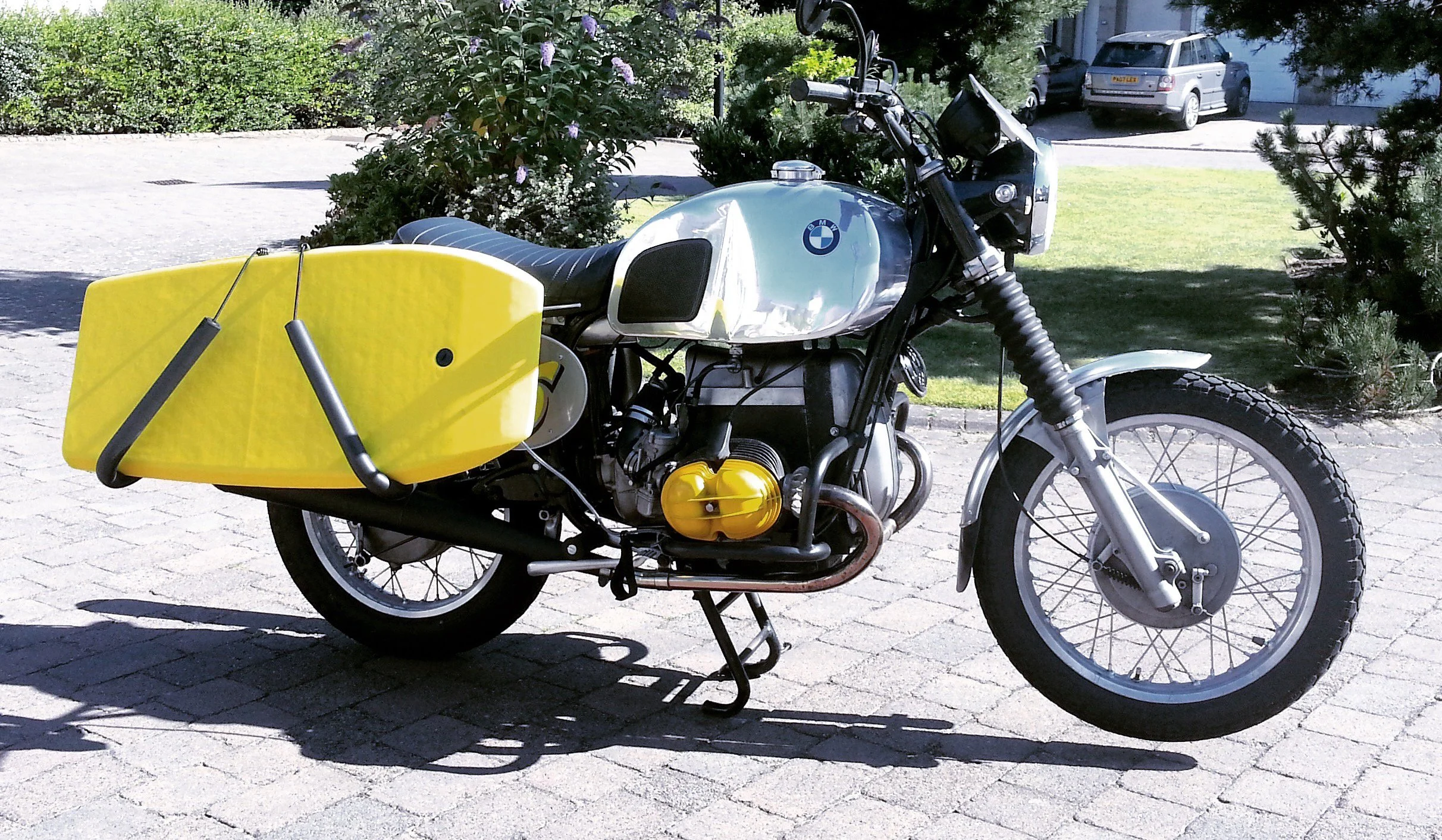 BMW R90s x R60/6 1975 — Gusto Motorbikes and Sidecar Adventures