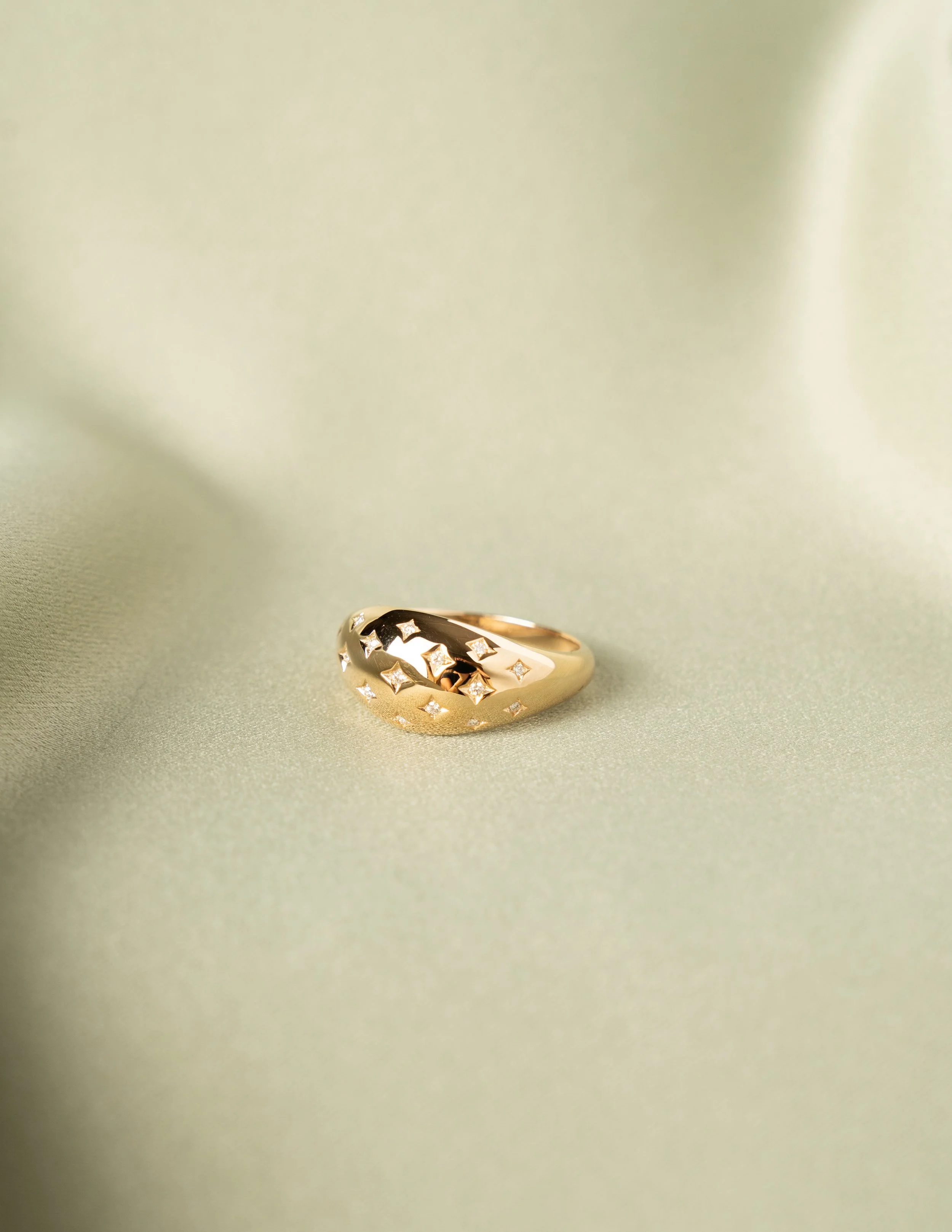 Star-set Diamond Signet Ring