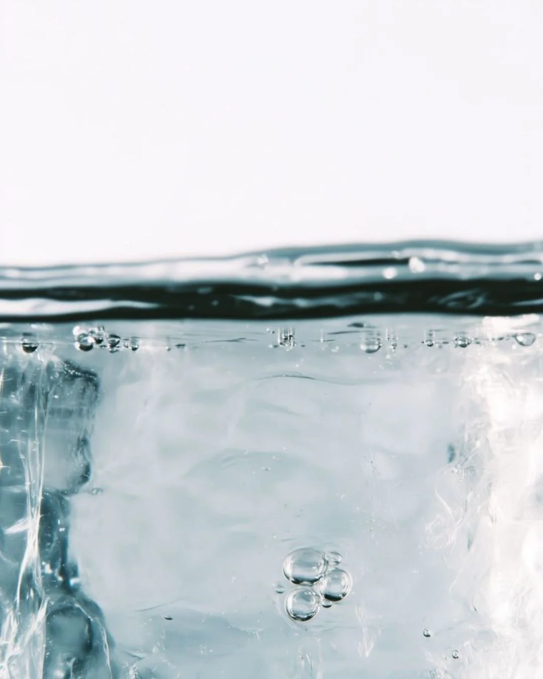 Cold, but make it powerful. 🧊

Icing your skin can help reduce puffiness, calm redness, tighten the look of pores, and boost circulation for that natural glow. Think of it as a reset button for tired skin.

From ice rollers to chilled tools, small h