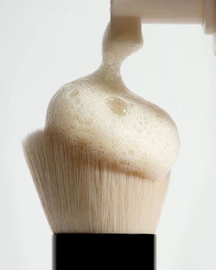 Clean brushes. Healthier skin.

Your makeup brushes pick up more than just product. Over time, they can collect oil, dirt, and buildup that may contribute to clogged pores and unwanted breakouts.

A simple wash every week or two can help keep both yo