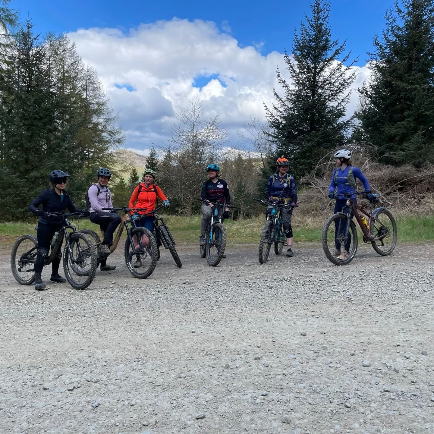 &quot;Matador's had loads of work done to it, it's really easy now!&quot;
Aye, right Sandy! We don't believe you!

Fun day in the sun riding some old favourites and a bit of adventure checking out some new (to us) trails at Innerleithen.

Thanks for 
