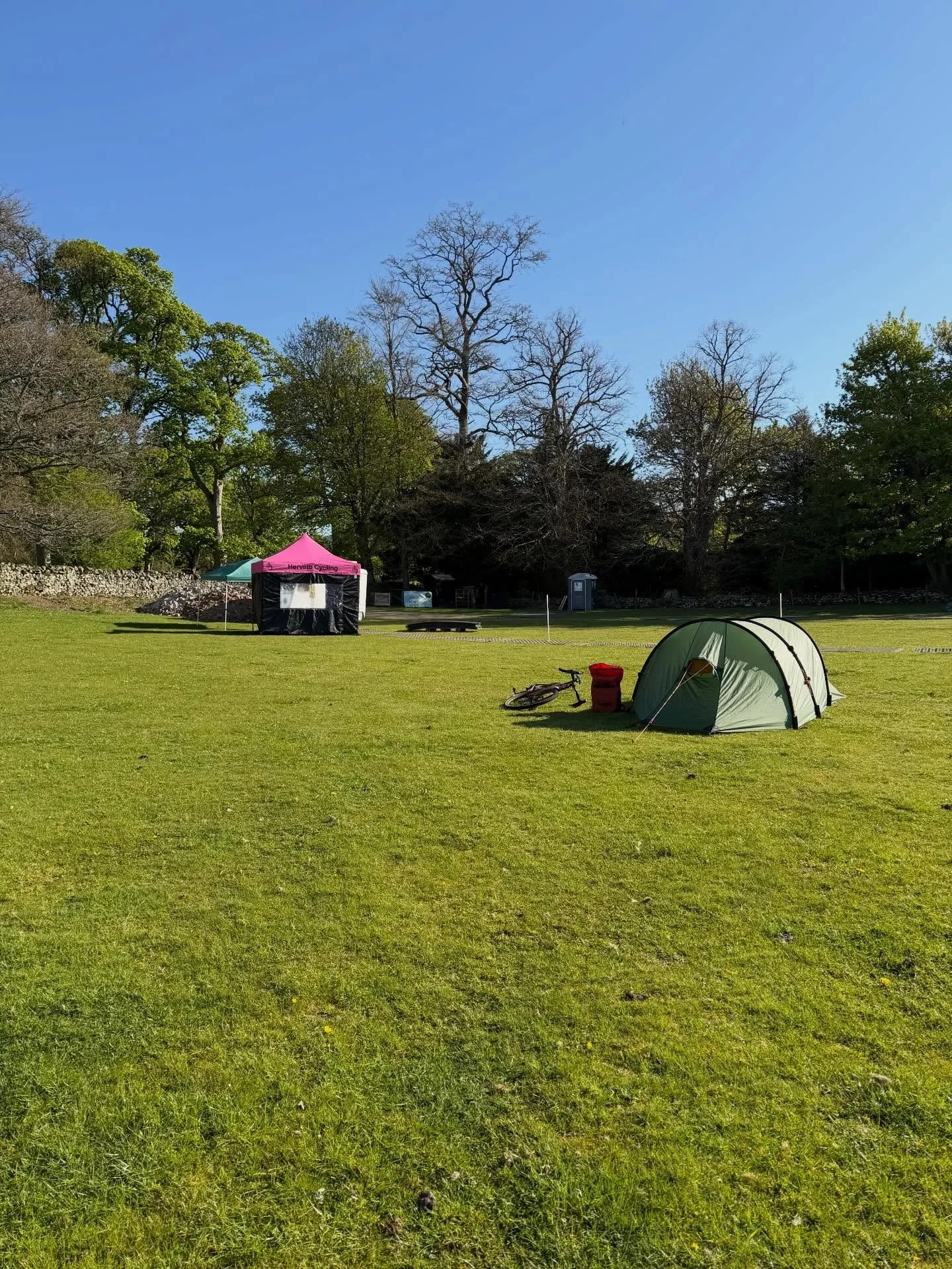 The hervelo hangout has landed at @mucknmacfest for the weekend!

New to gravel events? Want some nice folk to hang with? Are you a fanboy? 

You know where we&rsquo;ll be!