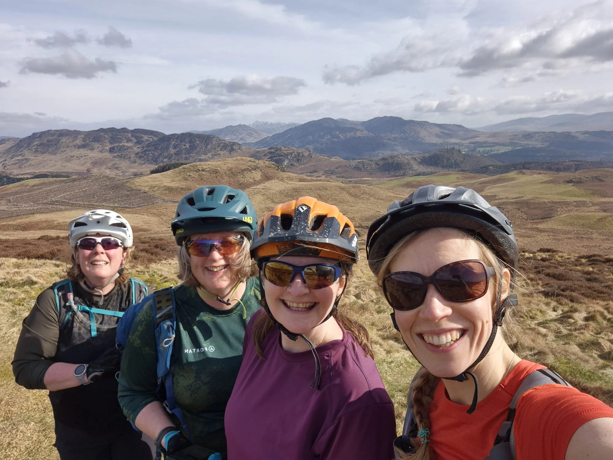 Pents Social MTB