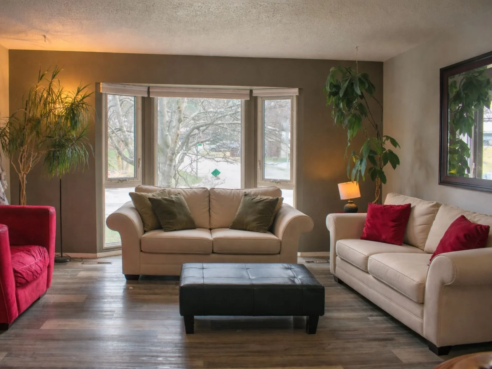 11 Ridgemont Drive Living room.jpg