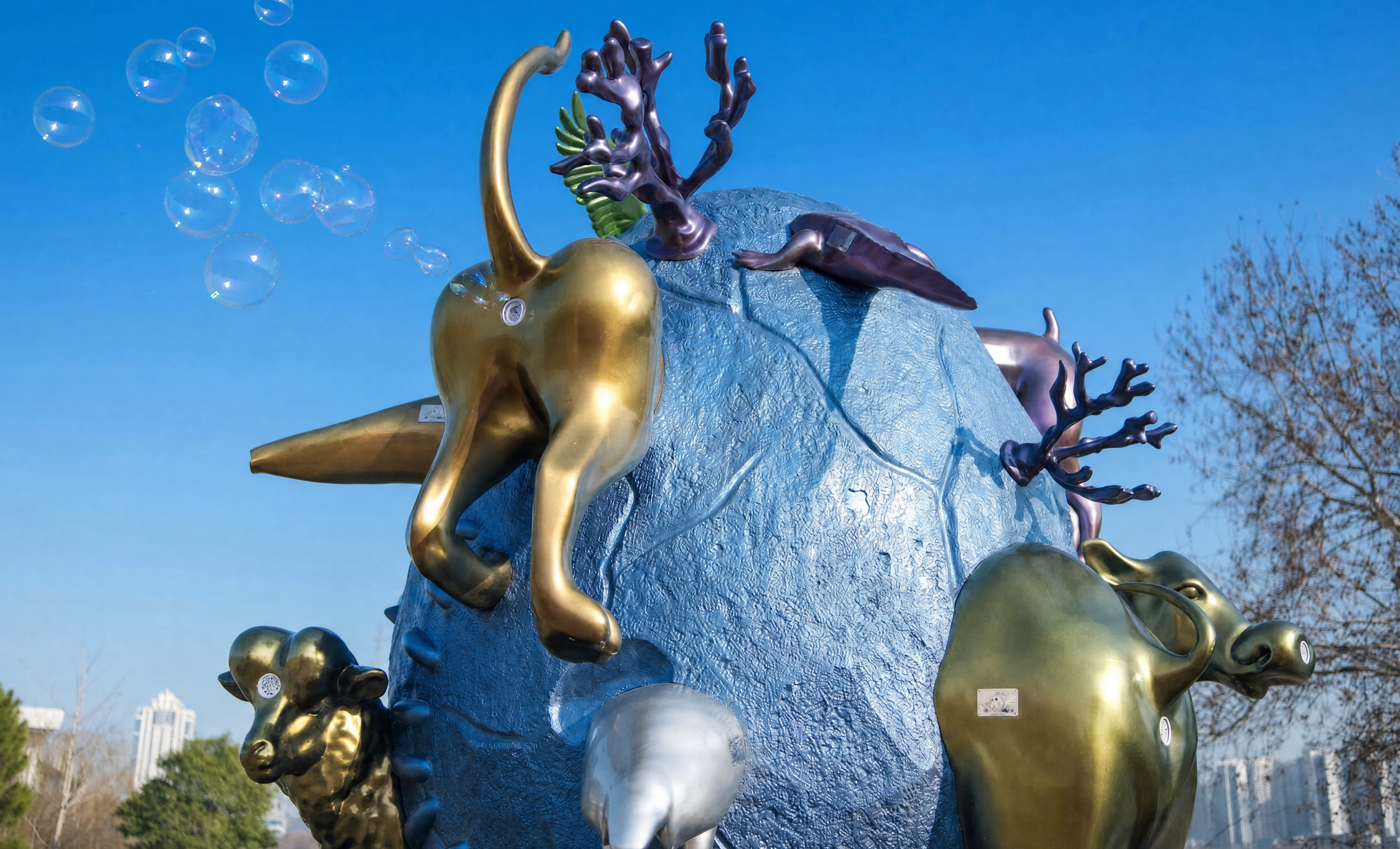   Birth , 2022, interactive installation, fiberglass, steel frame, nylon, bubble liquid tanks, millimeter-wave radar sensors, 220.9 × 216 × 125 inches 