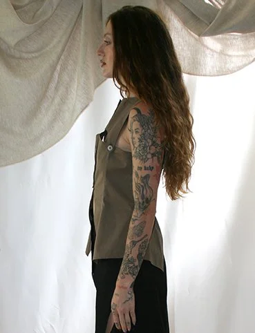 SS26 Arches Shirt Taupe Side.jpg