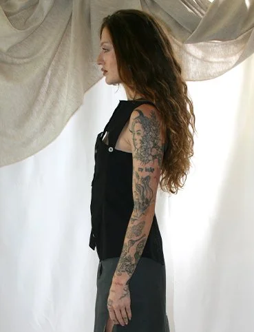 SS26 Arches Shirt Black Side.jpg