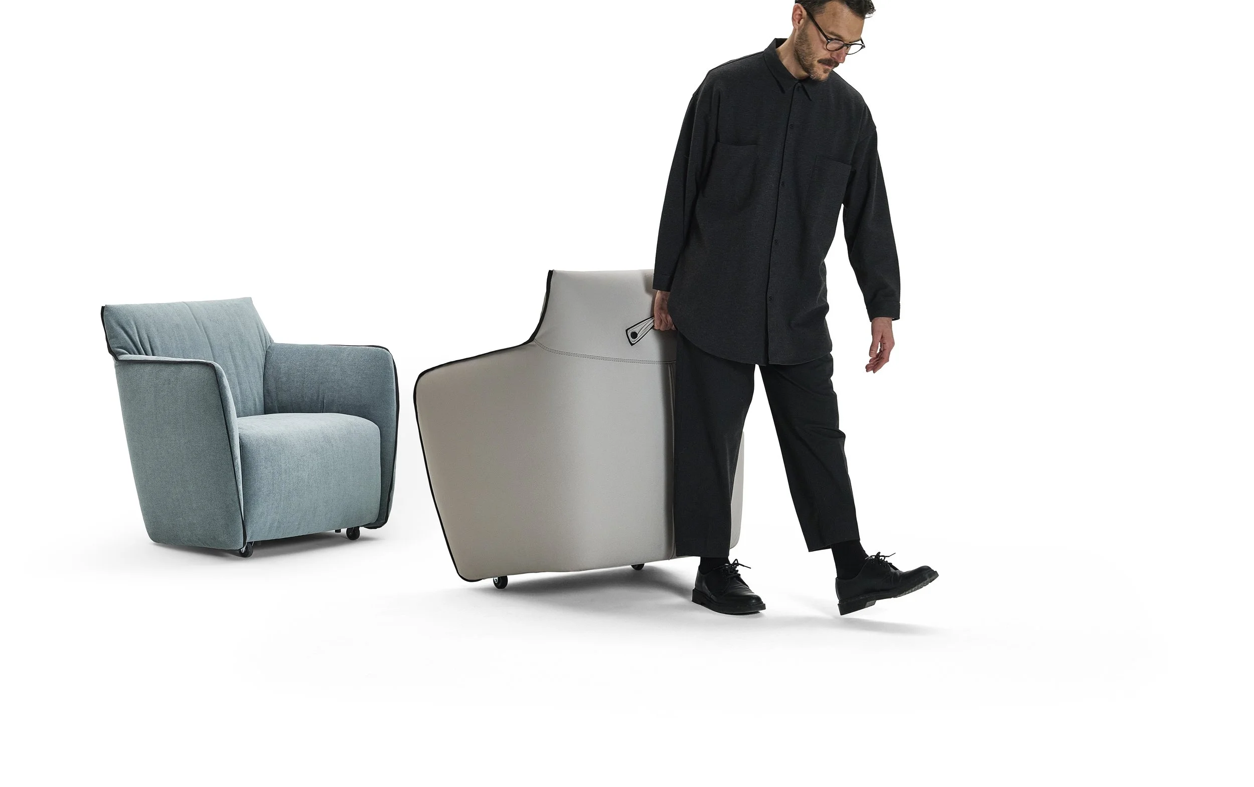 Agyl-102000-Being-Moved.jpg
