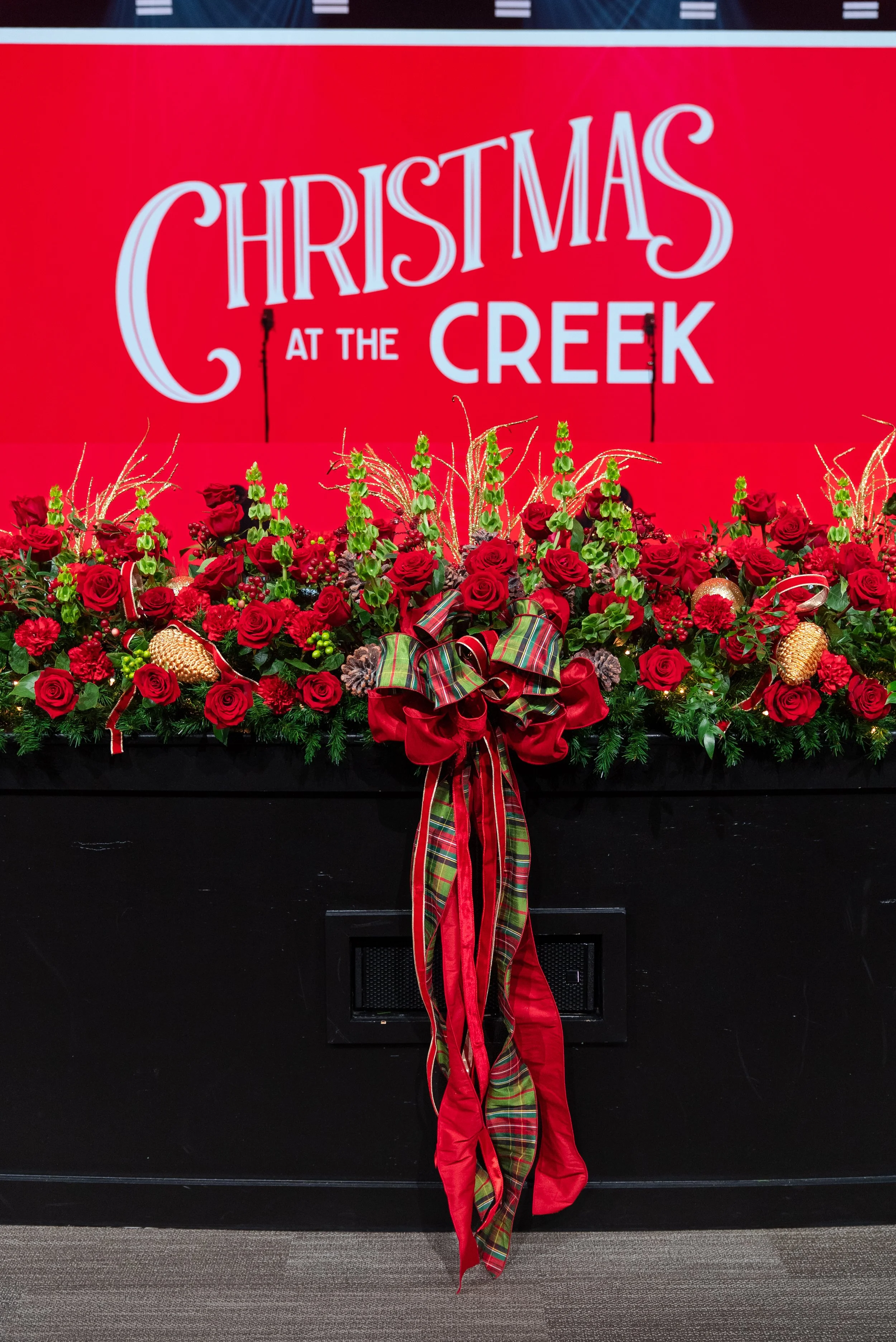christmas-eve-flower-decor_55004012894_o.jpg