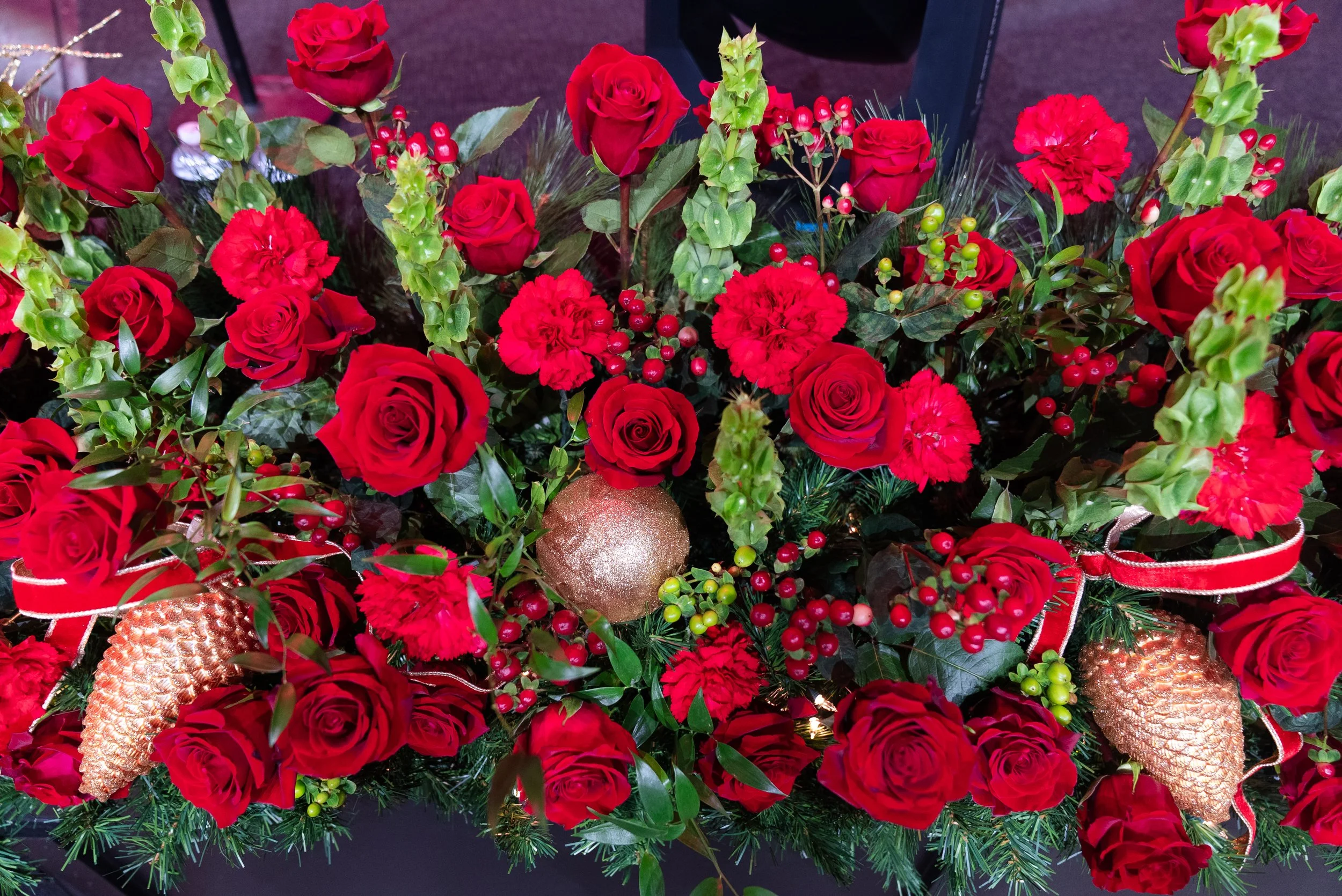 christmas-eve-flower-decor_55003915823_o.jpg