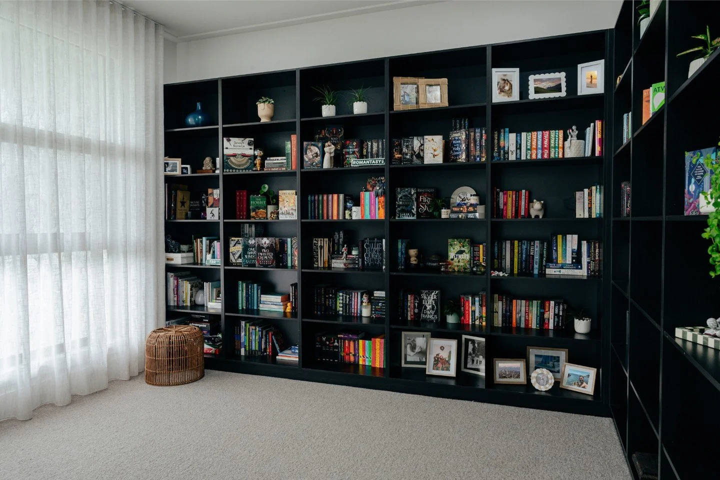Nothing says home quite like a beautifully crafted, custom-built library. Designed for a client with an incredible collection of books and memories, this luxury space is now filled with stories that make it truly their own.