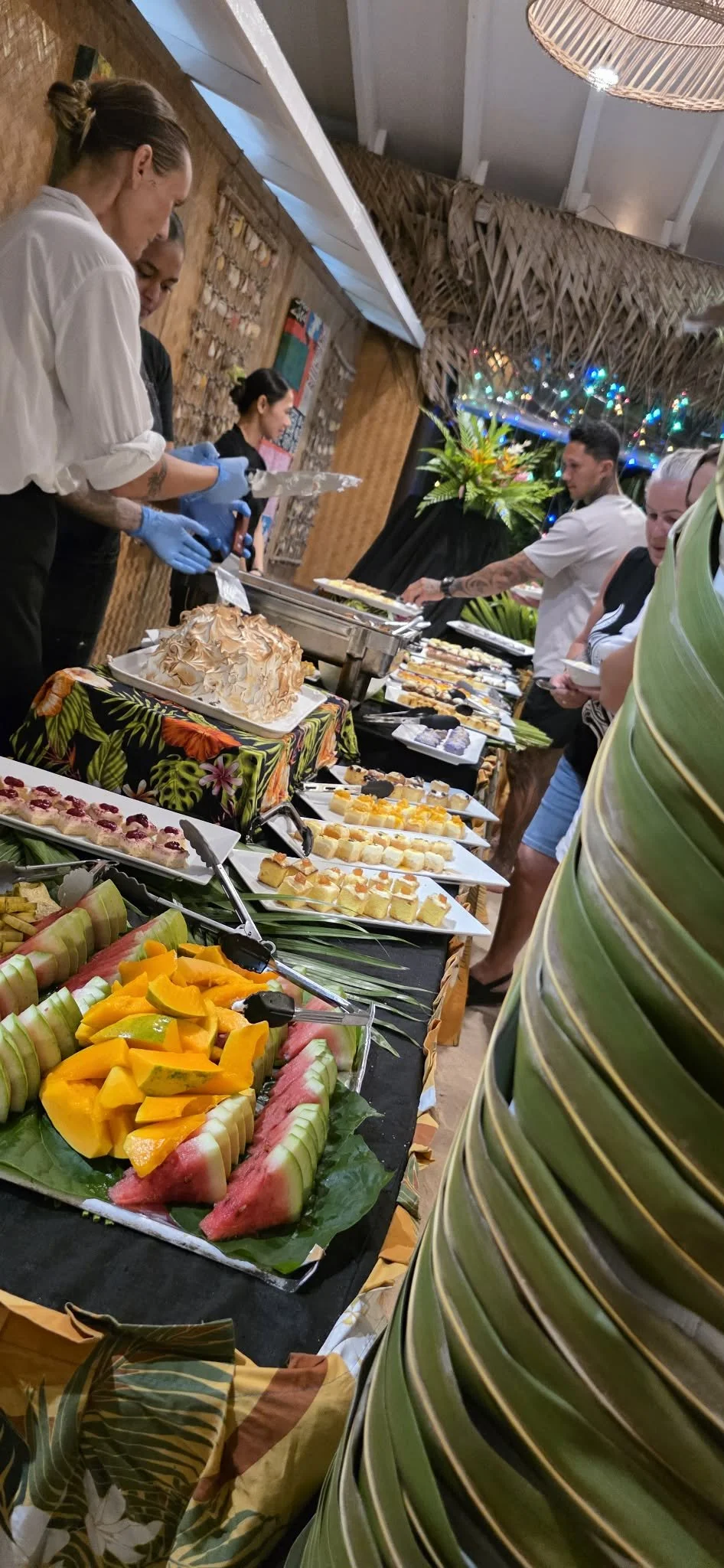 Buffet Night On the Beach Restaurant, Rarotonga
