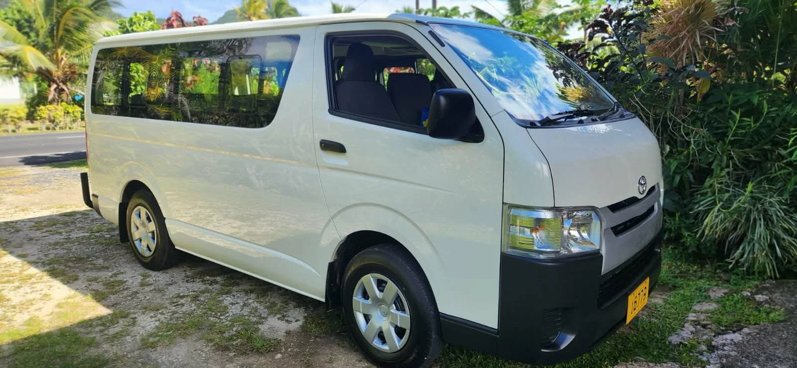Airport transfer service for guests staying at Coral Sands Apartments in Arorangi, Rarotonga.