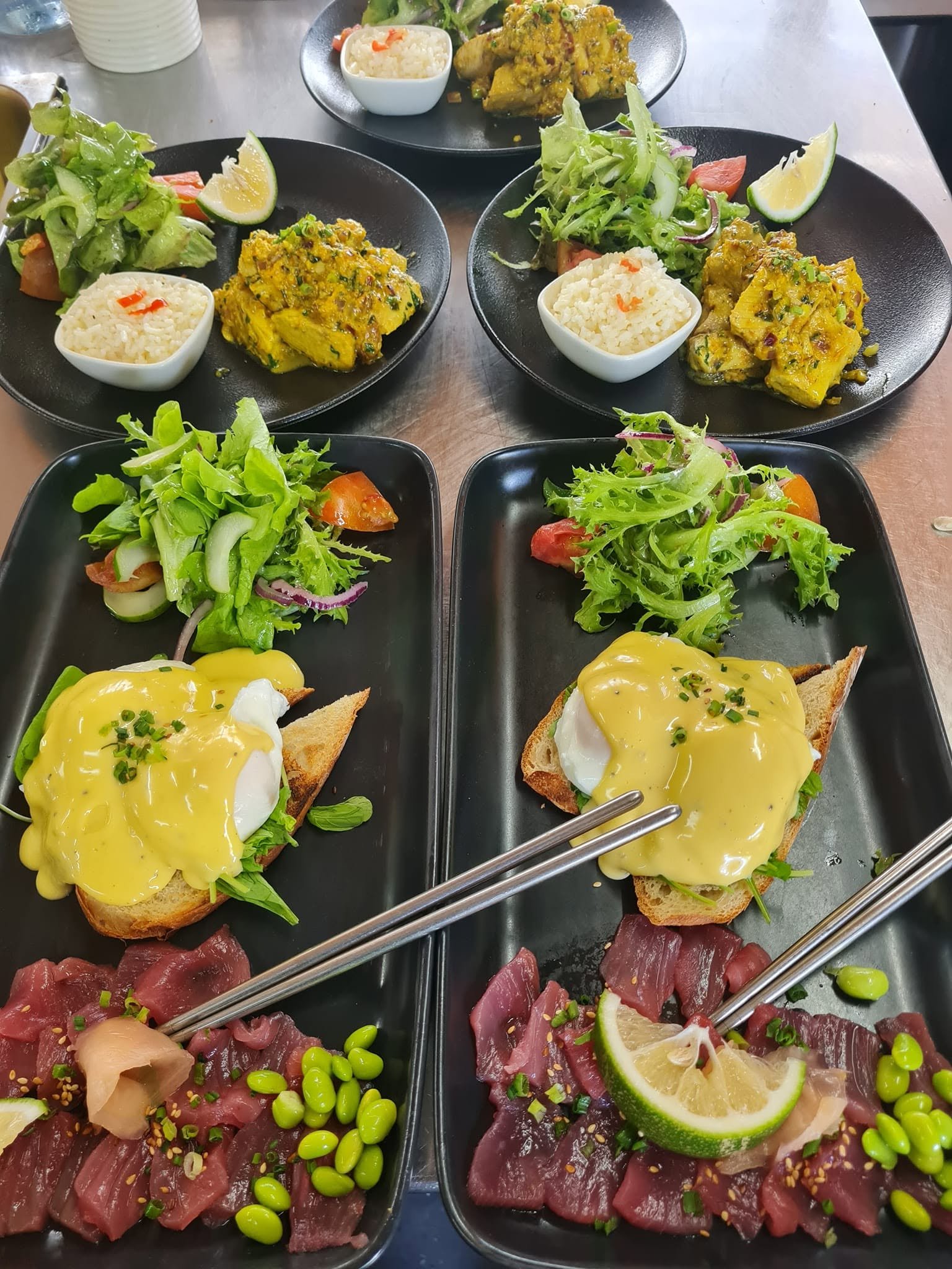 Delicious breakfast and lunch meals served at Beluga Café, one of Rarotonga's popular cafés in the Cook Islands.