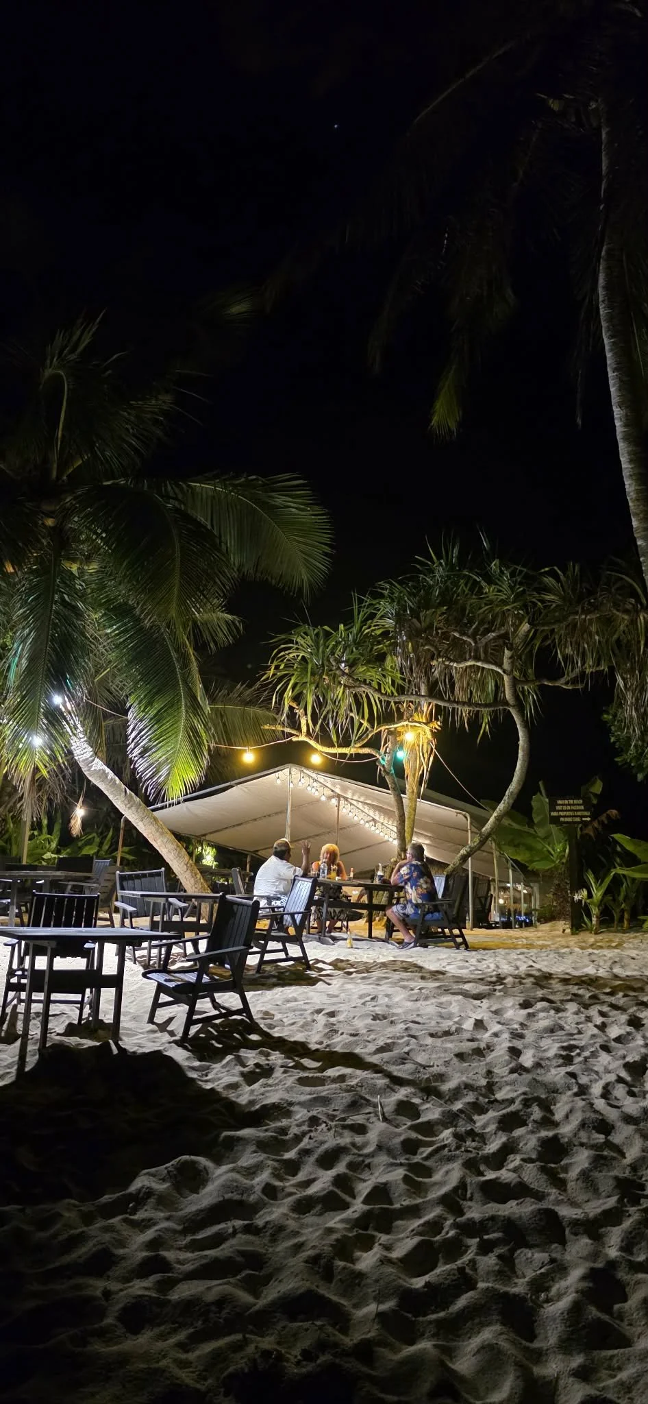 Beachside dining at Viama in Arorangi, Rarotonga. Enjoy fresh local cuisine, tropical cocktails and stunning sunset views just minutes from Coral Sands Apartments.