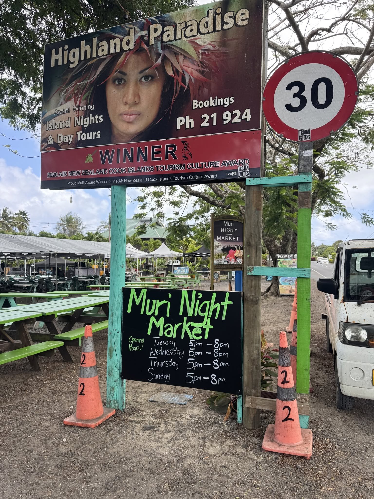 local food stalls and market shopping at the Muri Night Markets in Rarotonga.