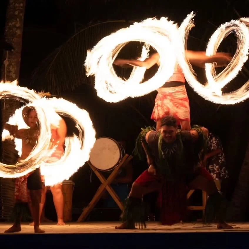 Fire show On the Beach Restaurant, Rarotonga