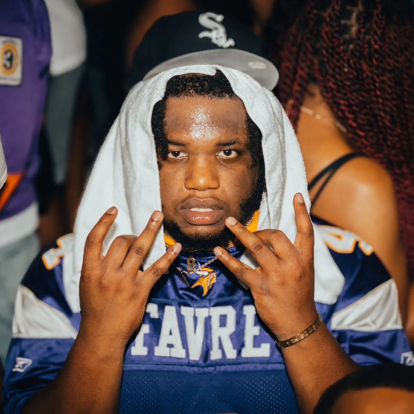 Win wit us
.
. 
In frame: @olijawn 
.
.
#6summers #summerparty #friendsandfamily #newpost