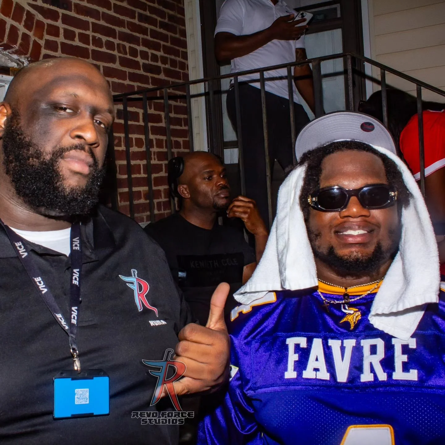 🙂🤙😎
.
.
@olijawn | @kuma_actual 
.
.
#summer #6summers #revoforce #canonphotography #revoforcestudios #notlikeus #brothers