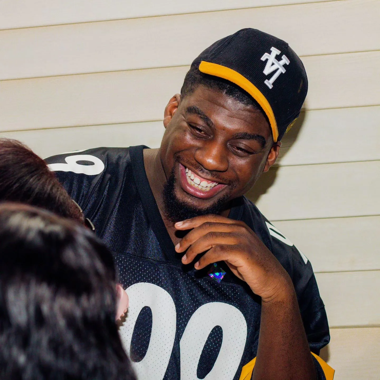 It ain't a real party unless @2goats1cup is there
.
.
#comedy #burnaboy #6summers #revoforcestudios #partynight #candidphoto #smile