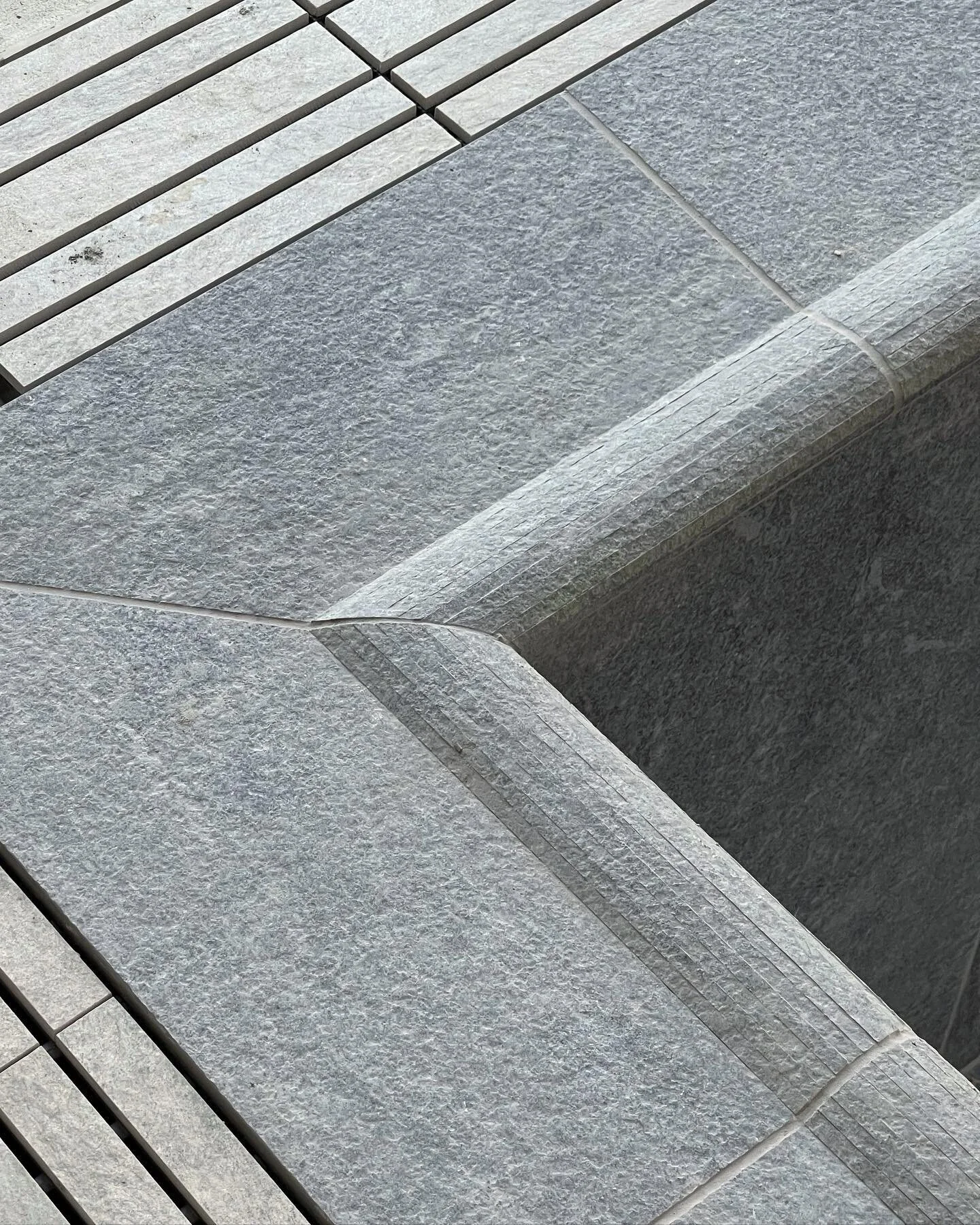 Dettagli della piscina di Torre Milano