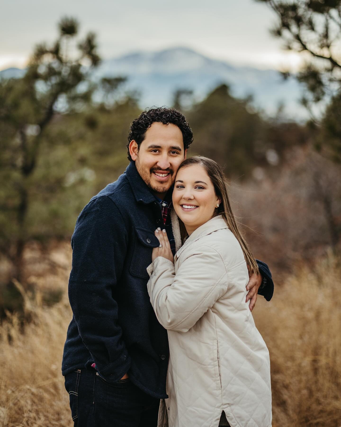 Vacationing in CO definitely calls for a photoshoot!

Kendall + Rodrigo got the memo 🫶
.
.
📸: Nate
.
.
#coloradospringsphotographer #coloradospringsphotography #coloradospringsportraitphotographer