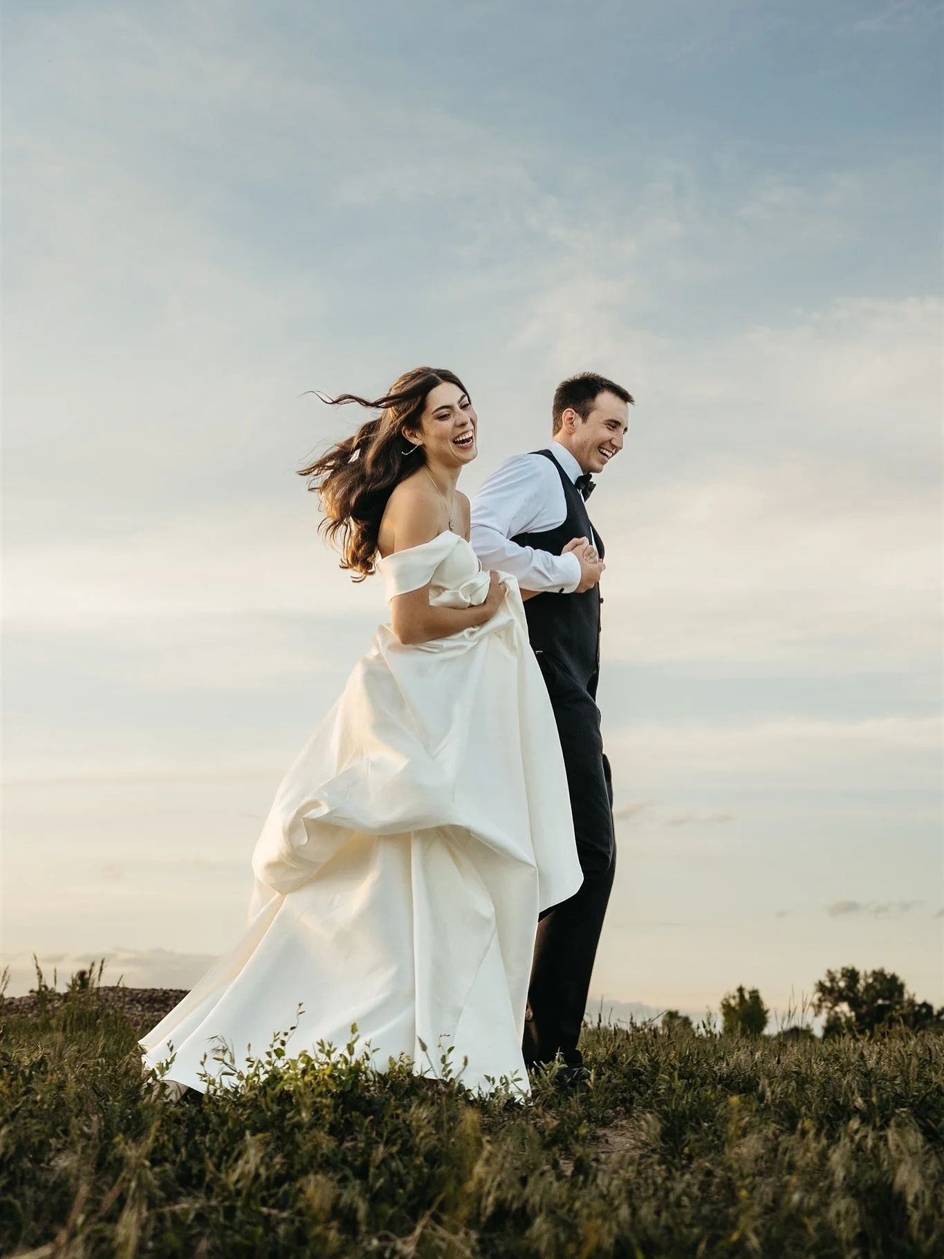 Sydney + Parker Wedding 🕊️
.
.
📷 // N+K
.
.
.
Venue // @windsongestate 
.
.
.
#coloradoweddingphotographer #fortcollinsweddingphotographer
#windsongestateeventcenter 
#windsongestateeventcenterwedding